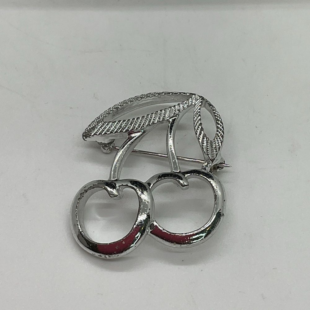 Sarah Coventry Silver Toned Cherry Brooch 14$